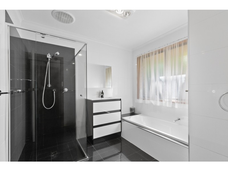 3 Farming Crescent, Hallett Cove SA 5158