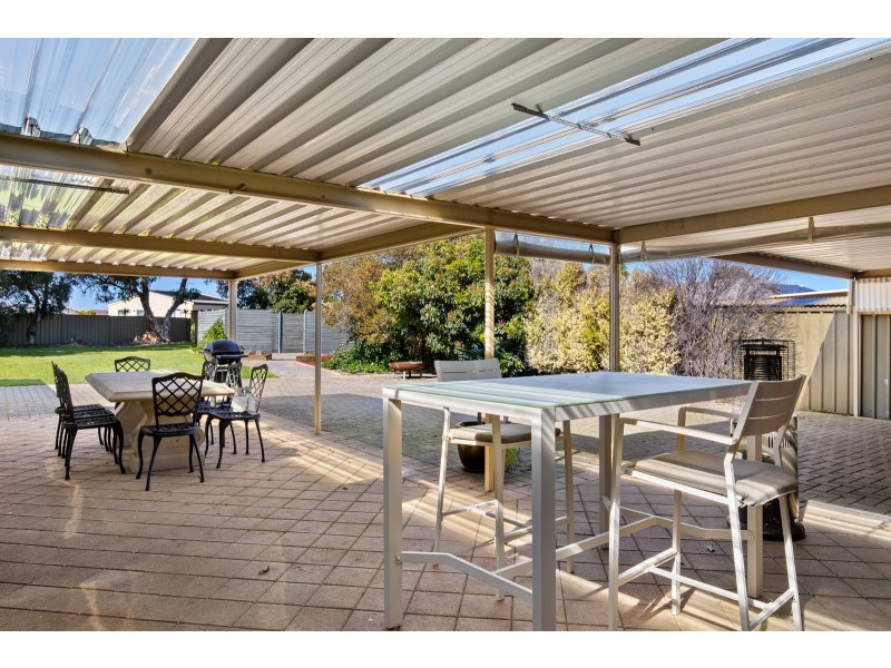 3 Farming Crescent, Hallett Cove SA 5158