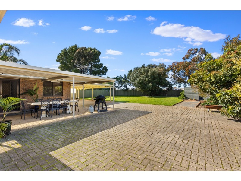 3 Farming Crescent, Hallett Cove SA 5158