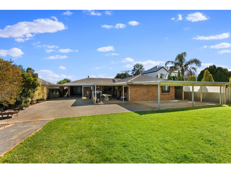 3 Farming Crescent, Hallett Cove SA 5158