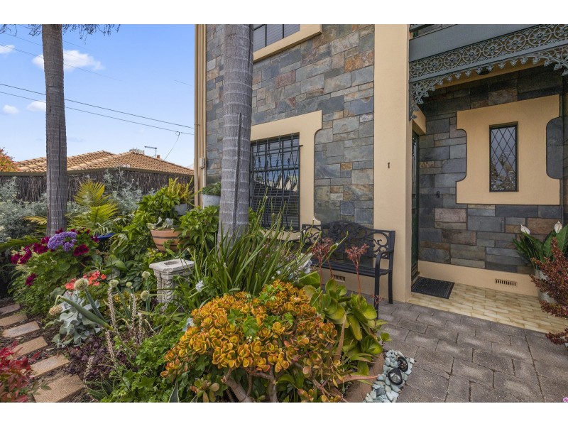 1/7 Sturt Street, Glenelg North SA 5045