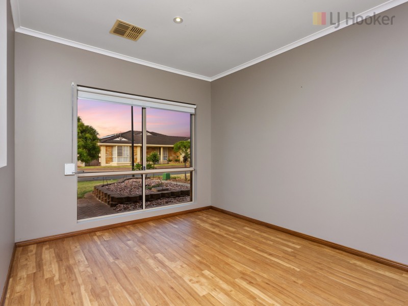 6 Cambridge Place, Clovelly Park SA 5042