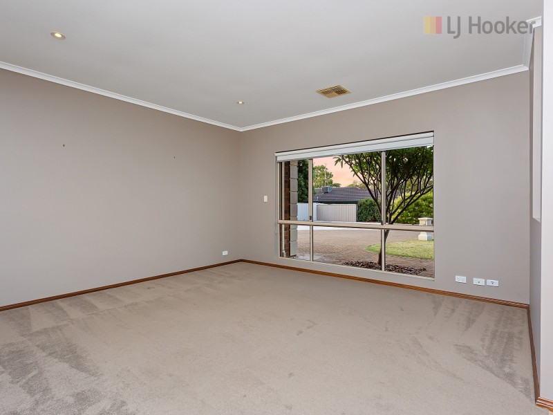 6 Cambridge Place, Clovelly Park SA 5042