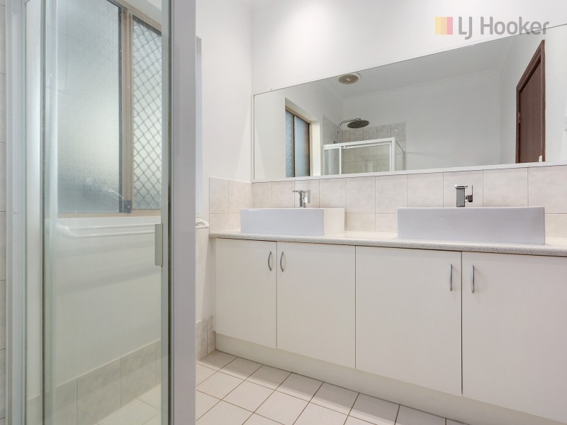 6 Cambridge Place, Clovelly Park SA 5042