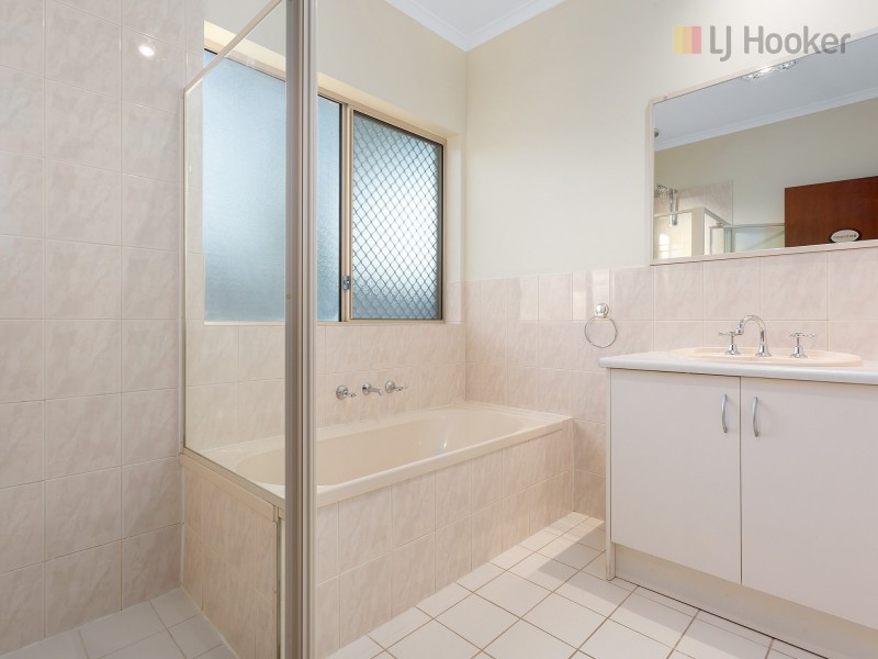 6 Cambridge Place, Clovelly Park SA 5042