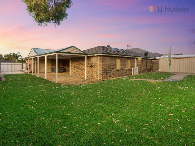 6 Cambridge Place, Clovelly Park SA 5042
