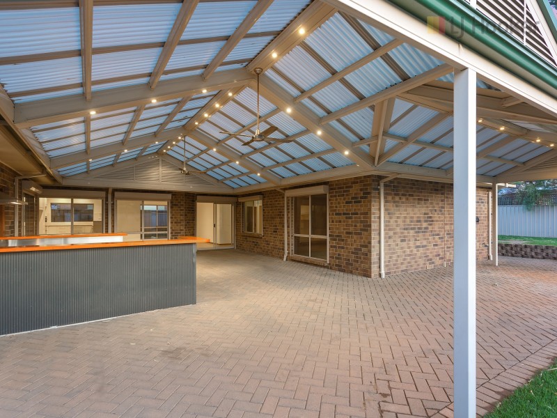 6 Cambridge Place, Clovelly Park SA 5042