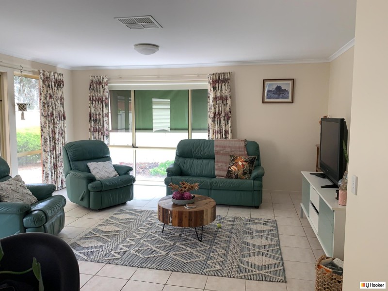 17 Maesbury Circuit, Sturt SA 5047