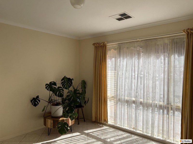 17 Maesbury Circuit, Sturt SA 5047