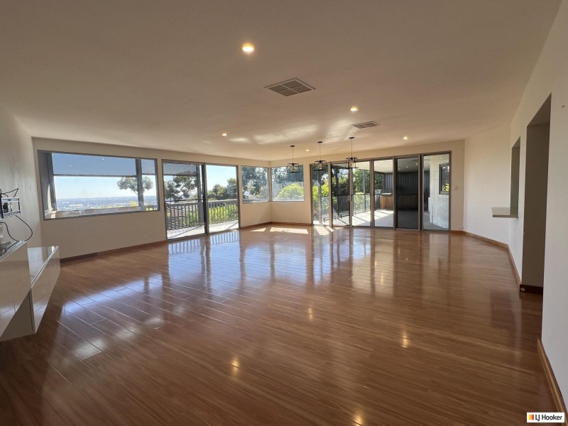 10 Seacombe Crescent, Seacombe Heights SA 5047