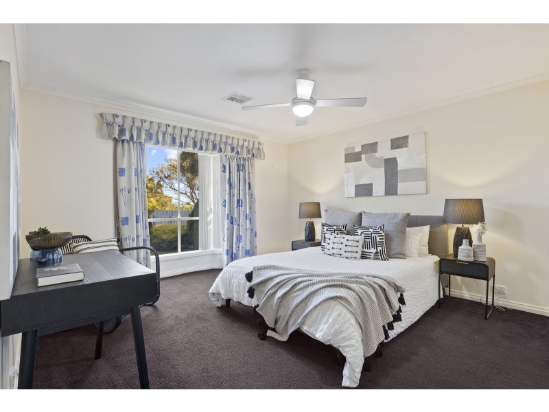 4 Stuart Court, Hallett Cove SA 5158