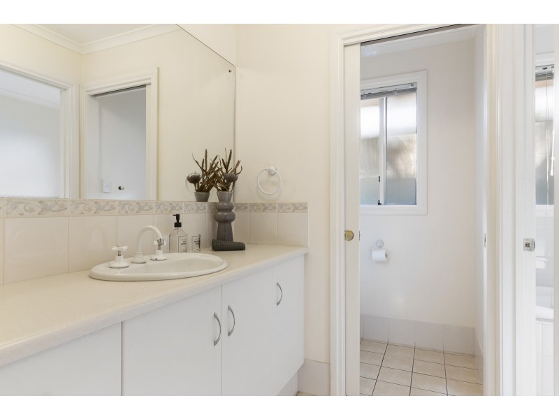 4 Stuart Court, Hallett Cove SA 5158