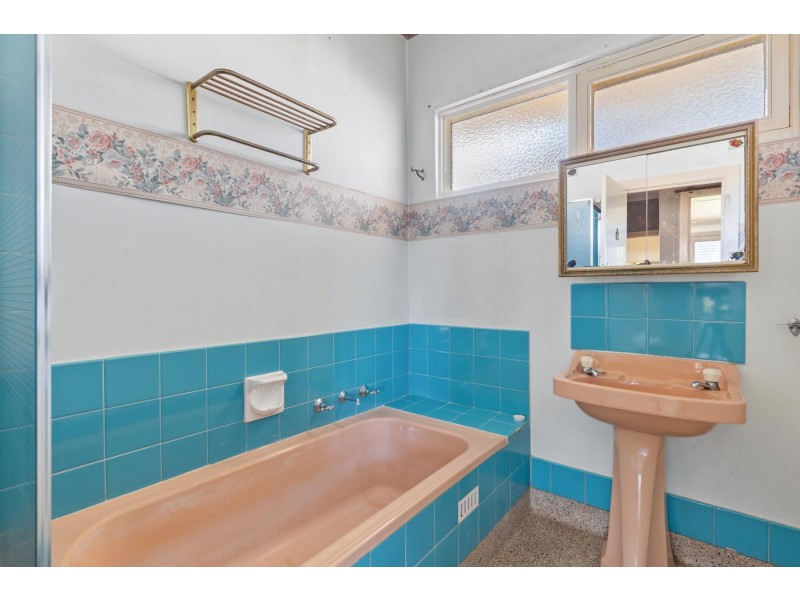 7 Pine Avenue, Warradale SA 5046