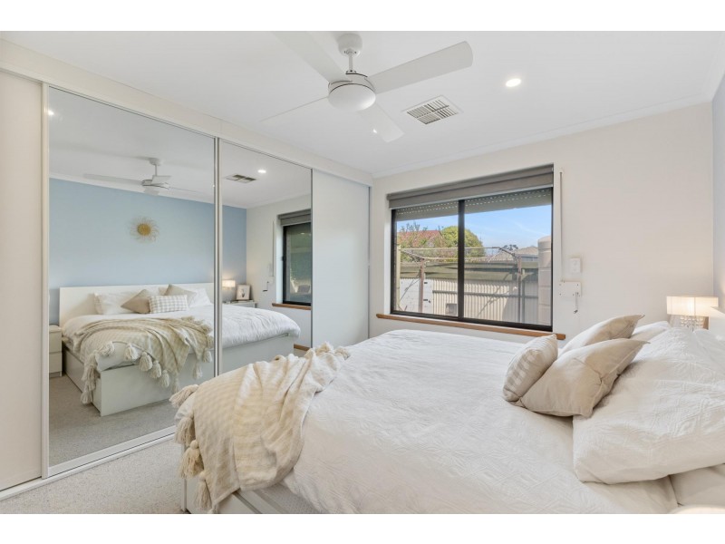 7/11 Cook Crescent, Warradale SA 5046