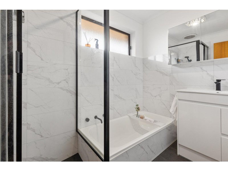 7/11 Cook Crescent, Warradale SA 5046