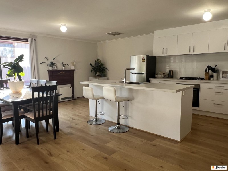 9 Parkes Avenue, Woodcroft SA 5162