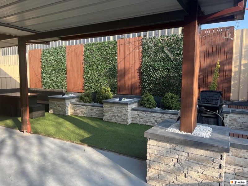 9 Parkes Avenue, Woodcroft SA 5162