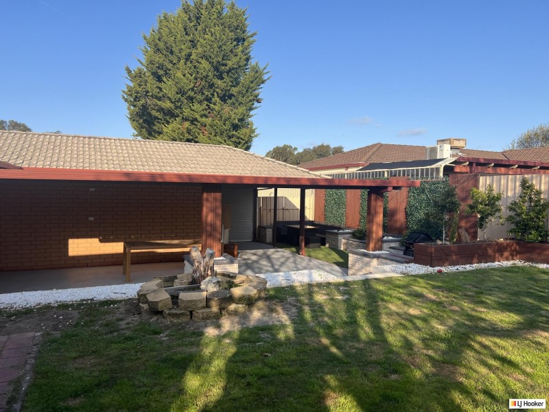 9 Parkes Avenue, Woodcroft SA 5162