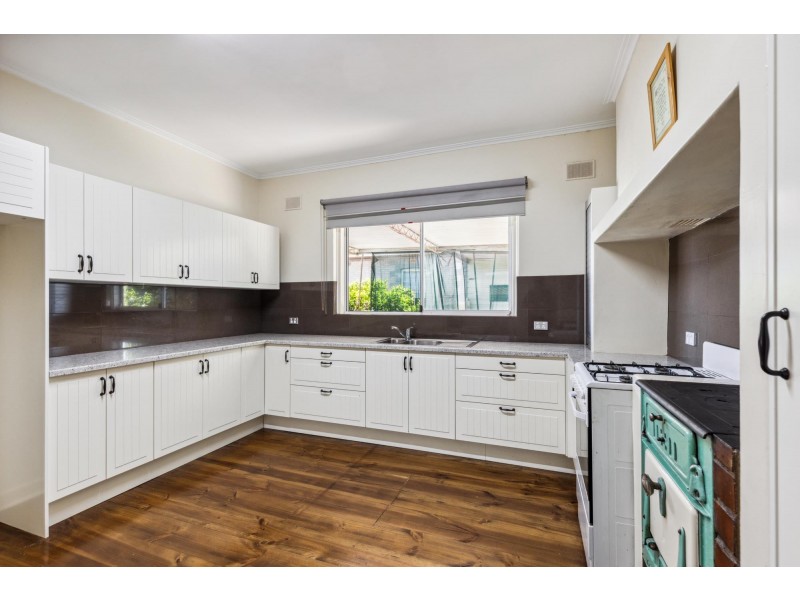 17 Dinwoodie Avenue, Clarence Gardens SA 5039