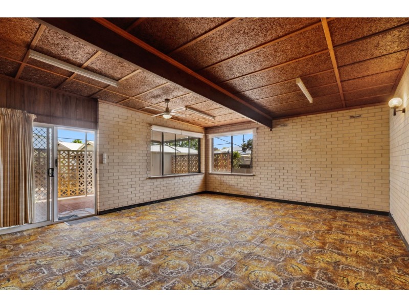 17 Dinwoodie Avenue, Clarence Gardens SA 5039