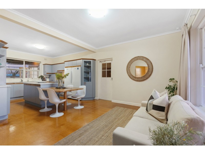 6 Ronald Crescent, Marino SA 5049