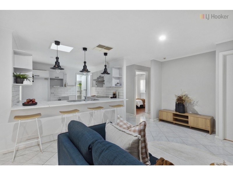 2 Hibiscus Court, Morphett Vale SA 5162