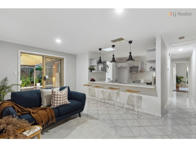 2 Hibiscus Court, Morphett Vale SA 5162