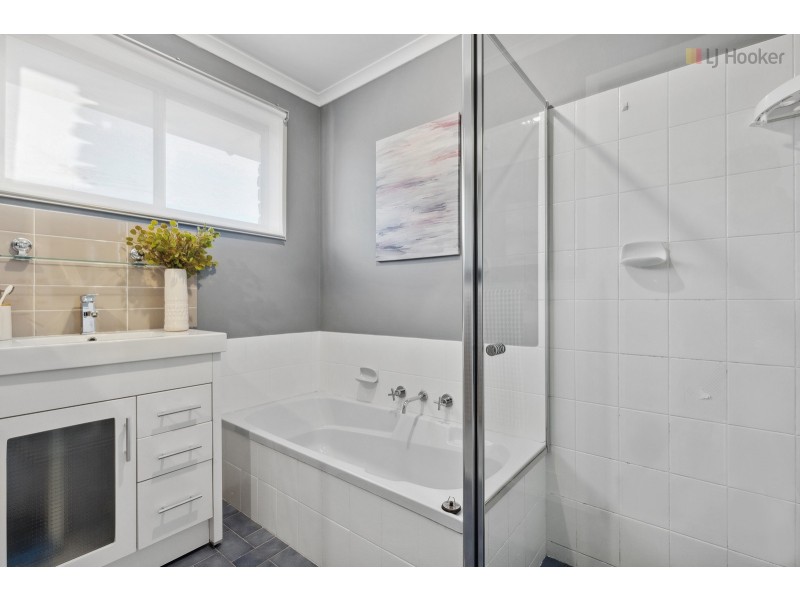 2 Hibiscus Court, Morphett Vale SA 5162