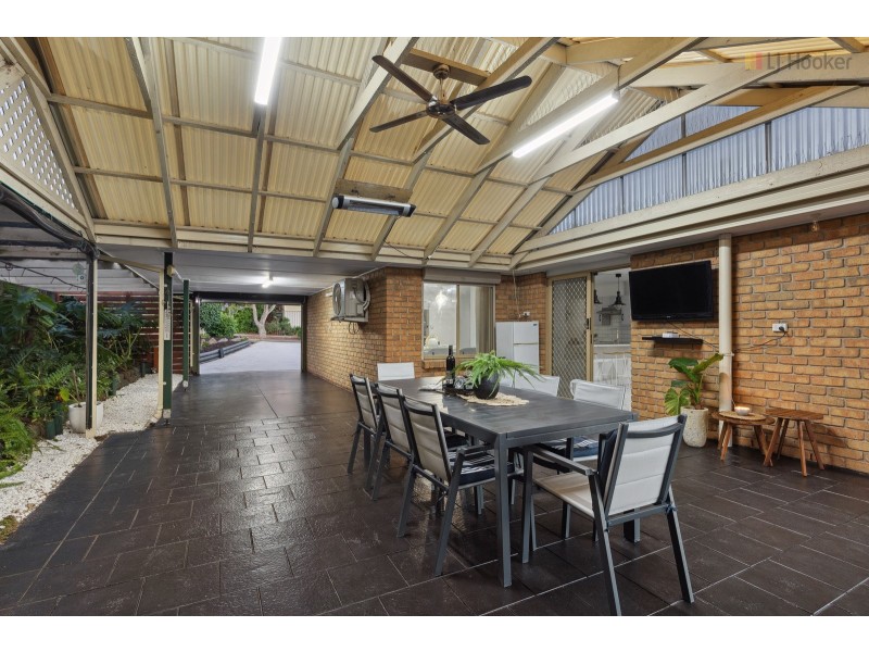 2 Hibiscus Court, Morphett Vale SA 5162