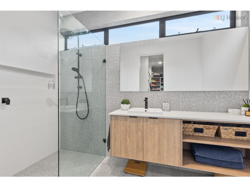 5A Whiteleaf Crescent, Glengowrie SA 5044