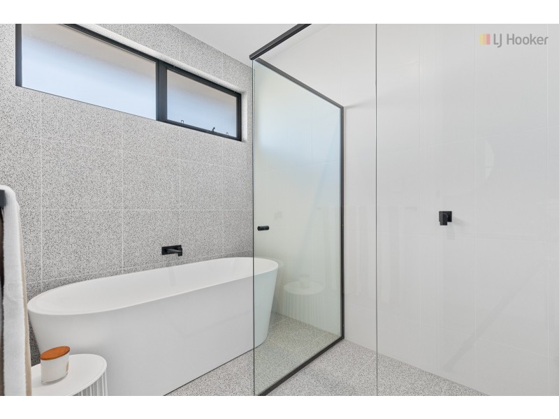 5A Whiteleaf Crescent, Glengowrie SA 5044