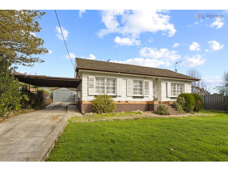 2 Cameron Avenue, Darlington SA 5047