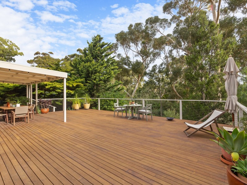 18 Grevillea Crescent, Stonyfell SA 5066