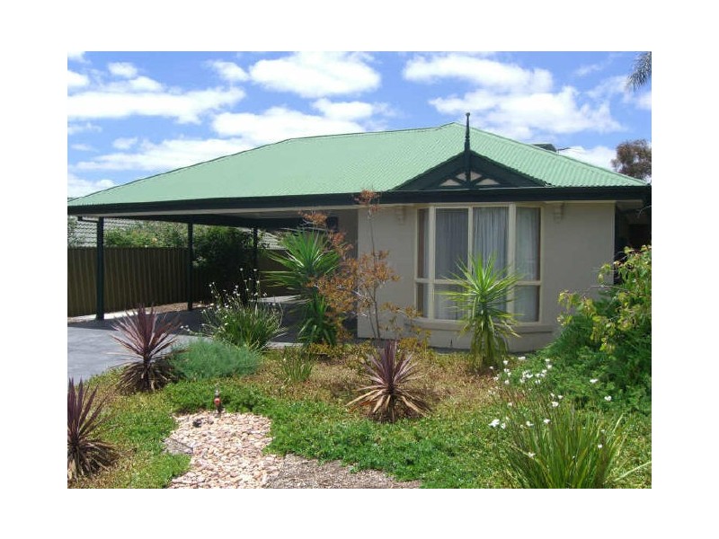 8 Esther Drive, Woodcroft SA 5162