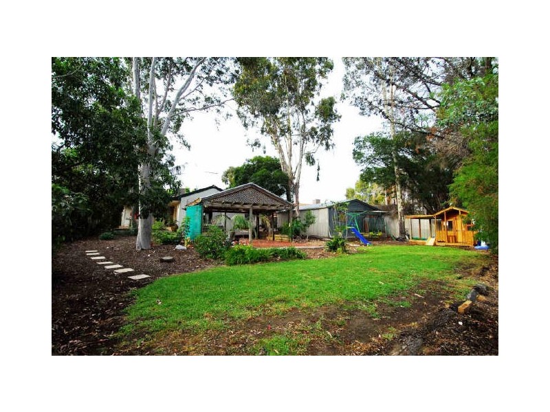 12 James Road, Happy Valley SA 5159