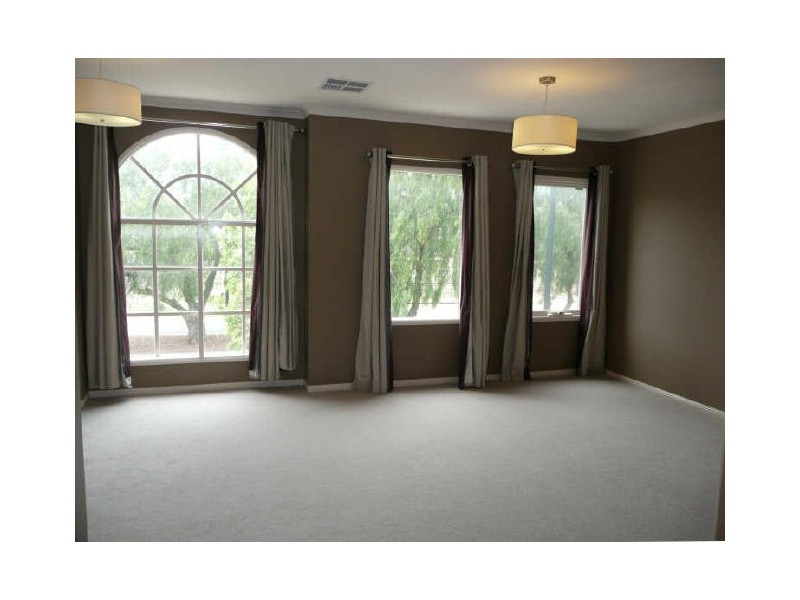 5 The Avenue, Mawson Lakes SA 5095