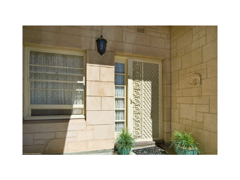 6/8 Giles Avenue, Glenelg SA 5045