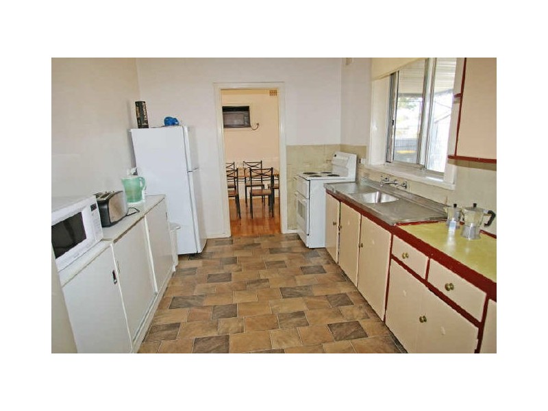 4 Sampson Road, Mitchell Park SA 5043