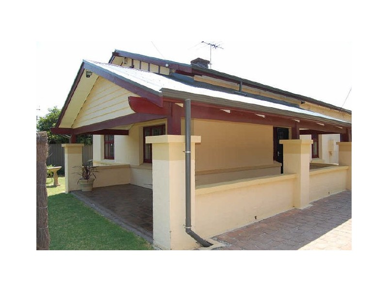 32 Sturt Street, Glenelg North SA 5045