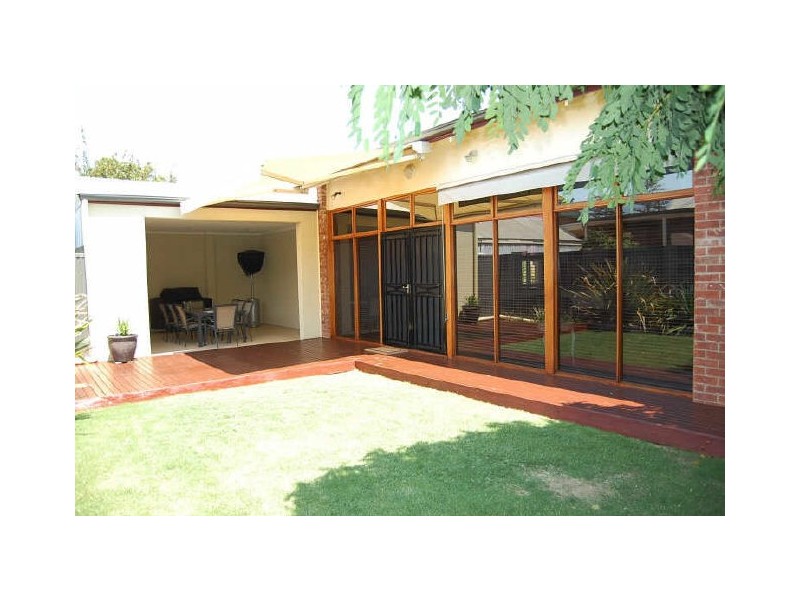 32 Sturt Street, Glenelg North SA 5045