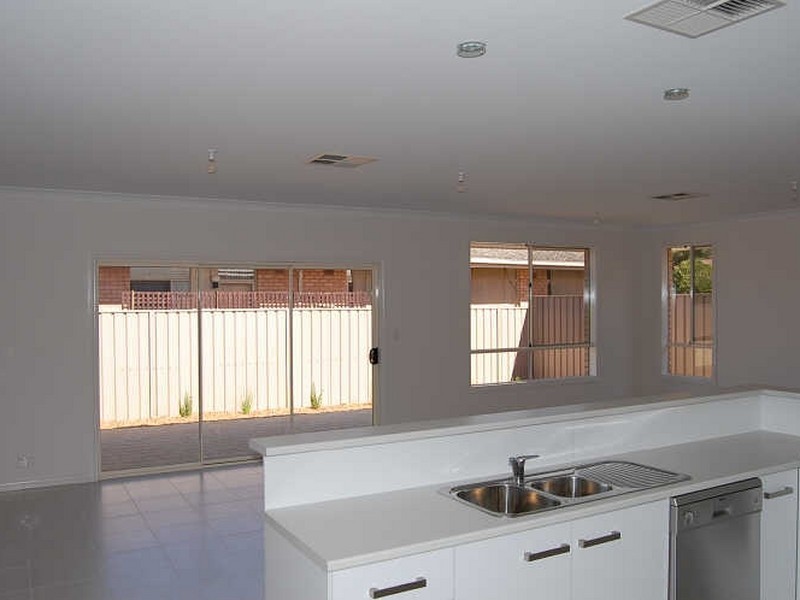 18 Larkdale Avenue, Marion SA 5043