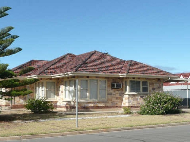 2 Prior Avenue, Seaton SA 5023