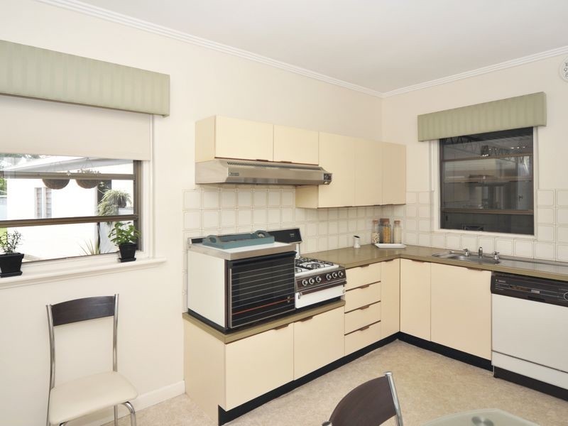 17 Ulinga Street, Glenelg North SA 5045