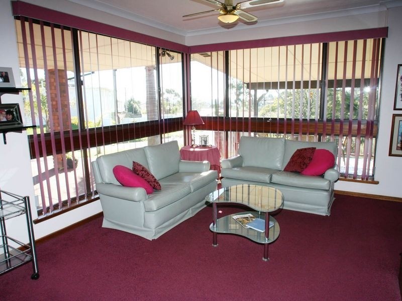 1 Adare Walk, Bellevue Heights SA 5050