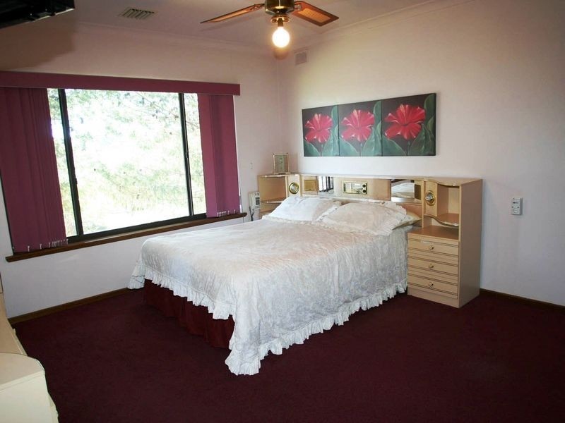 1 Adare Walk, Bellevue Heights SA 5050