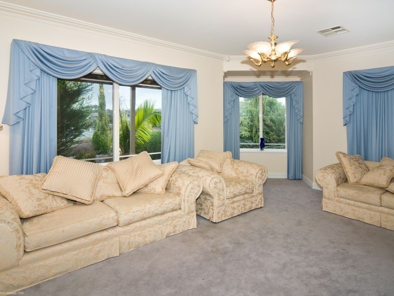 7 Ironbark Avenue, Flagstaff Hill SA 5159