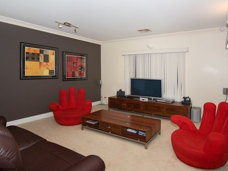 7 Ironbark Avenue, Flagstaff Hill SA 5159