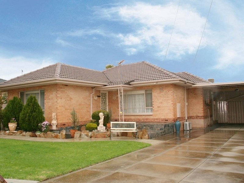 31 Campbell Drive, Para Hills SA 5096