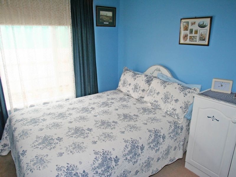 31 Campbell Drive, Para Hills SA 5096