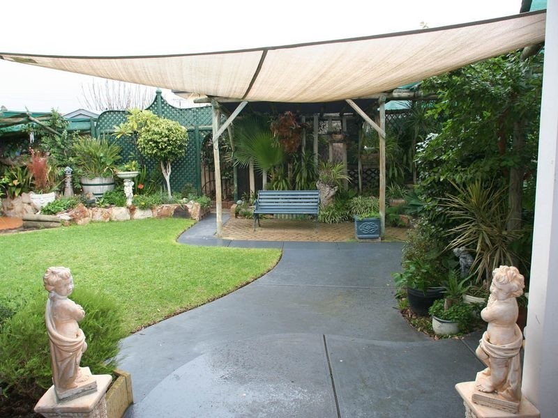 31 Campbell Drive, Para Hills SA 5096